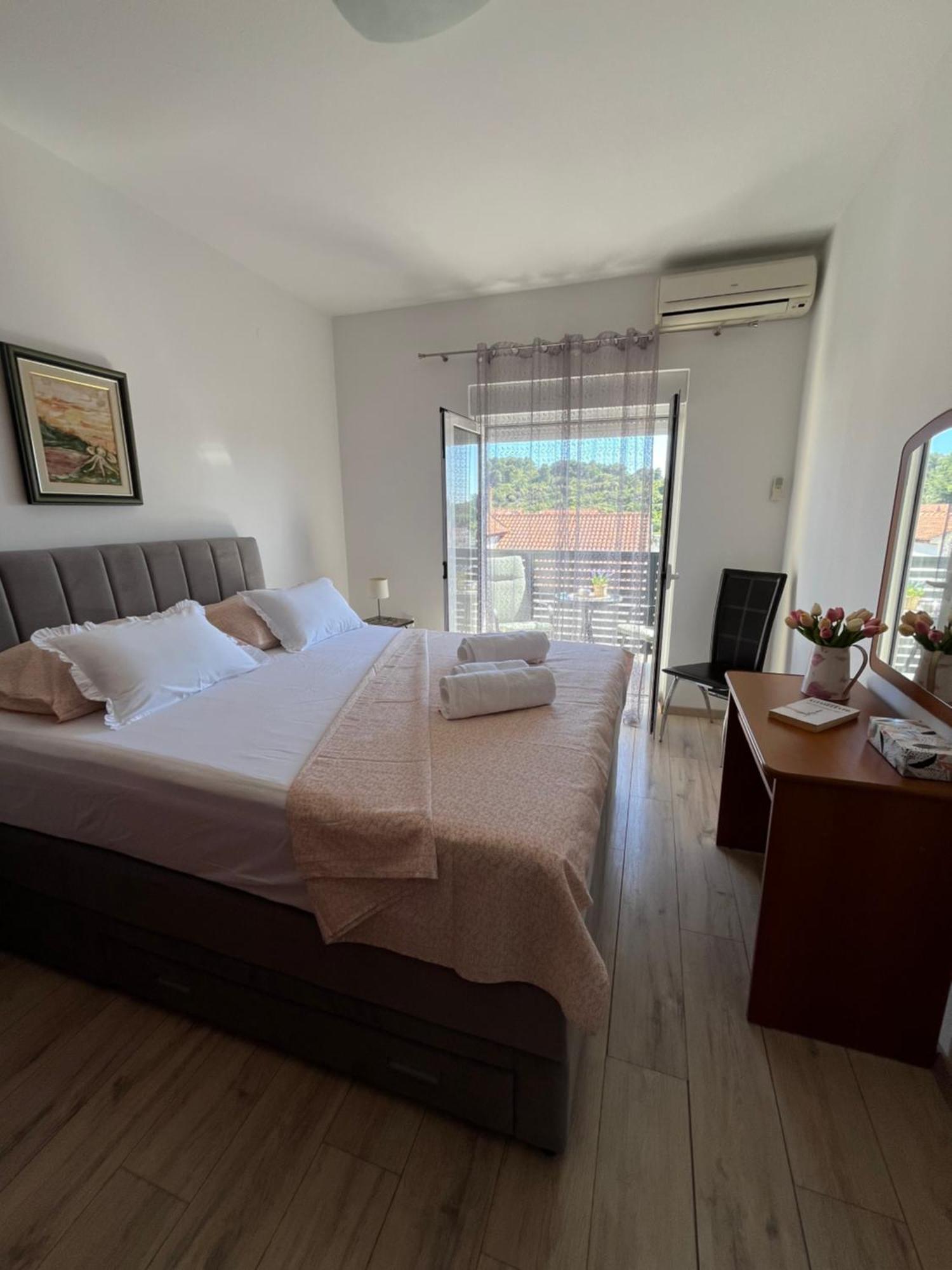 Apartment Bozo Hvar Town Exterior photo